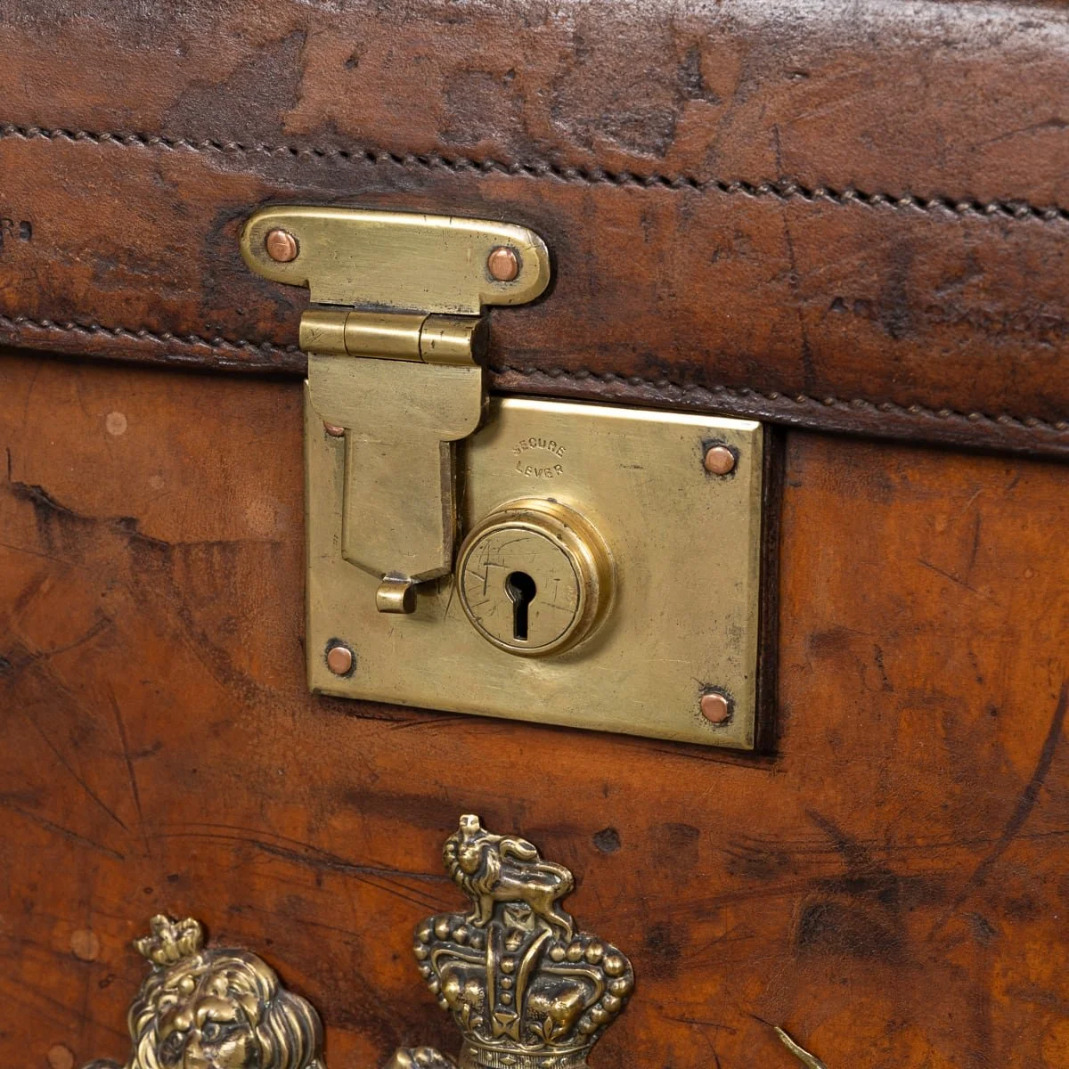 PUSHKIN'S - ANTIQUE 19thC VICTORIAN LEATHER TRUNK WITH BRASS CREST c.1890 - 14.jpg