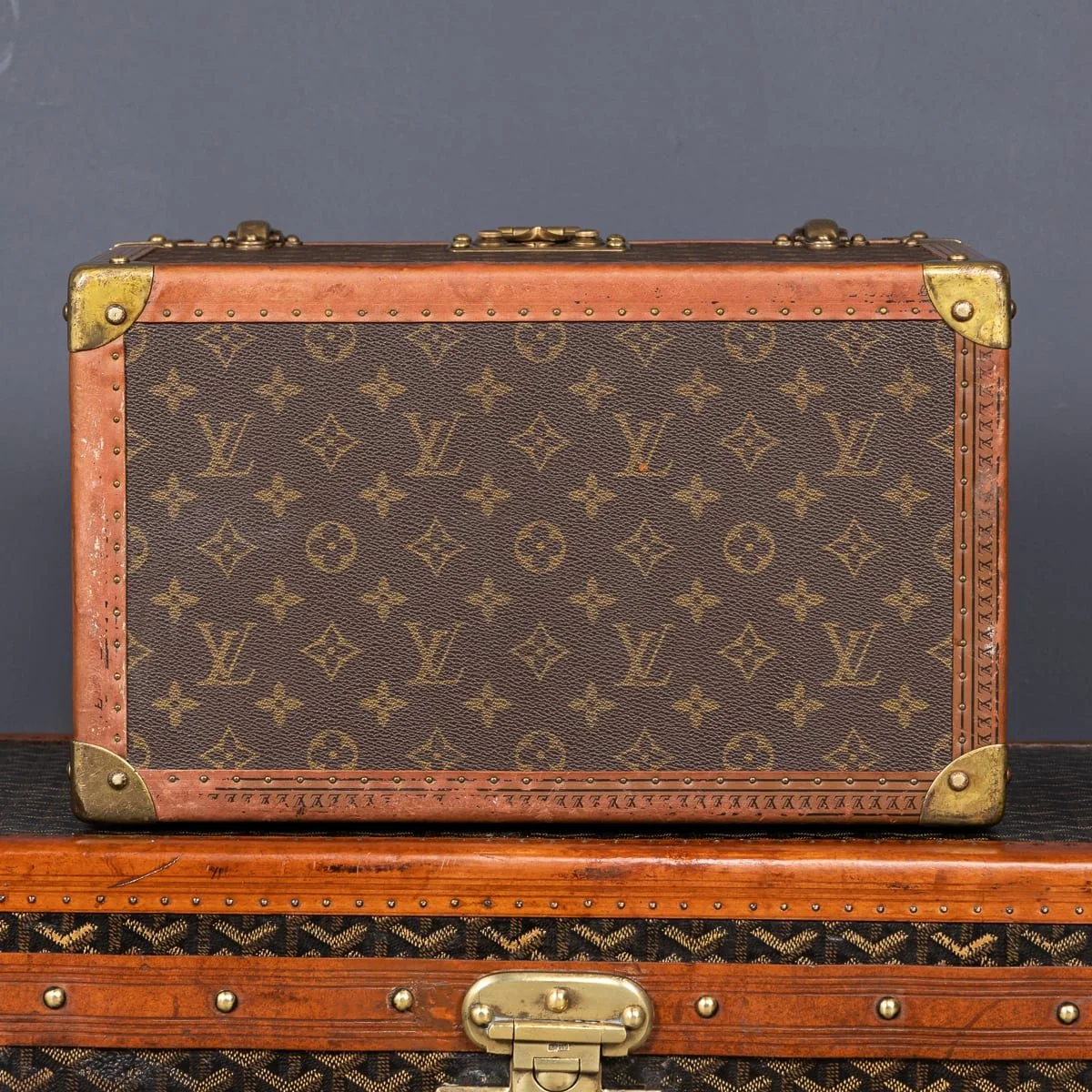 PUSHKIN'S - MID 20thC LOUIS VUITTON VANITY CASE IN MONOGRAM CANVAS, MADE IN FRANCE c.1960 - 8.jpg
