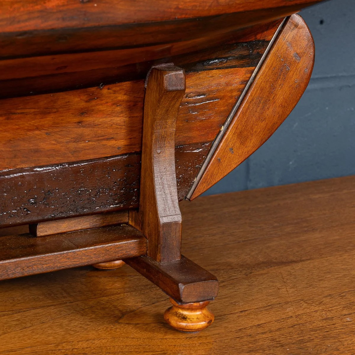 PUSHKINS.COM - B11426 - ANTIQUE 20thC LARGE ENGLISH CARVED HULL POND YACHT c.1920 - 36.jpg
