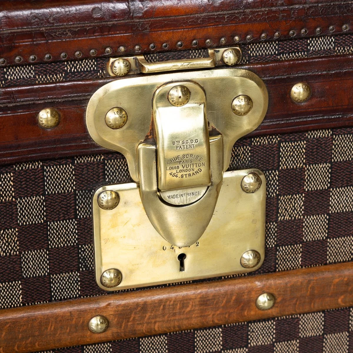 PUSHKINS.COM - B12768d - ANTIQUE 20thC LOUIS VUITTON CABIN TRUNK IN DAMIER CANVAS, FRANCE c.1900 - 28.jpg
