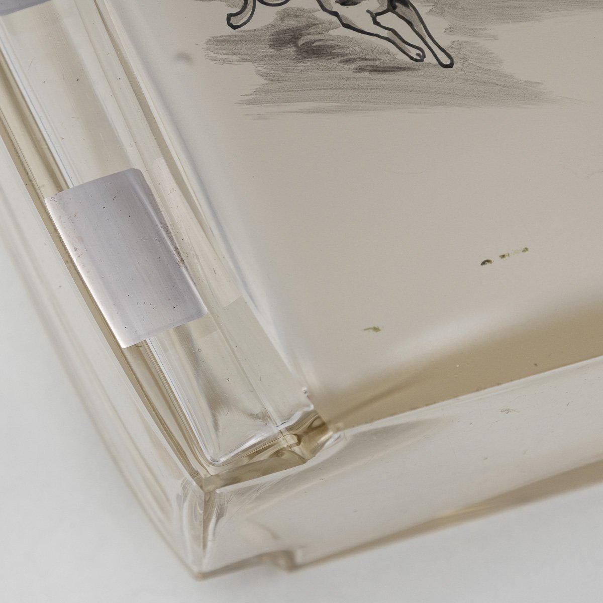 PUSHKINS.COM - D11169 - STYLISH 20thC ETCHED GLASS HORSESHOE SHAPE DECANTER & SIX GLASSES c.1950 - 17.jpg