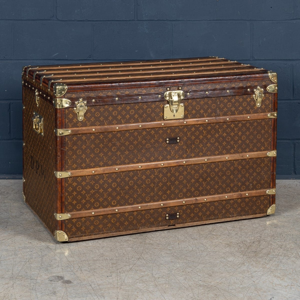 PUSHKINS.COM - B11232h - ANTIQUE 20thC LOUIS VUITTON MALLE HAUTE TRUNK IN MONOGRAM CANVAS, FRANCE c.1910 - 03.jpg