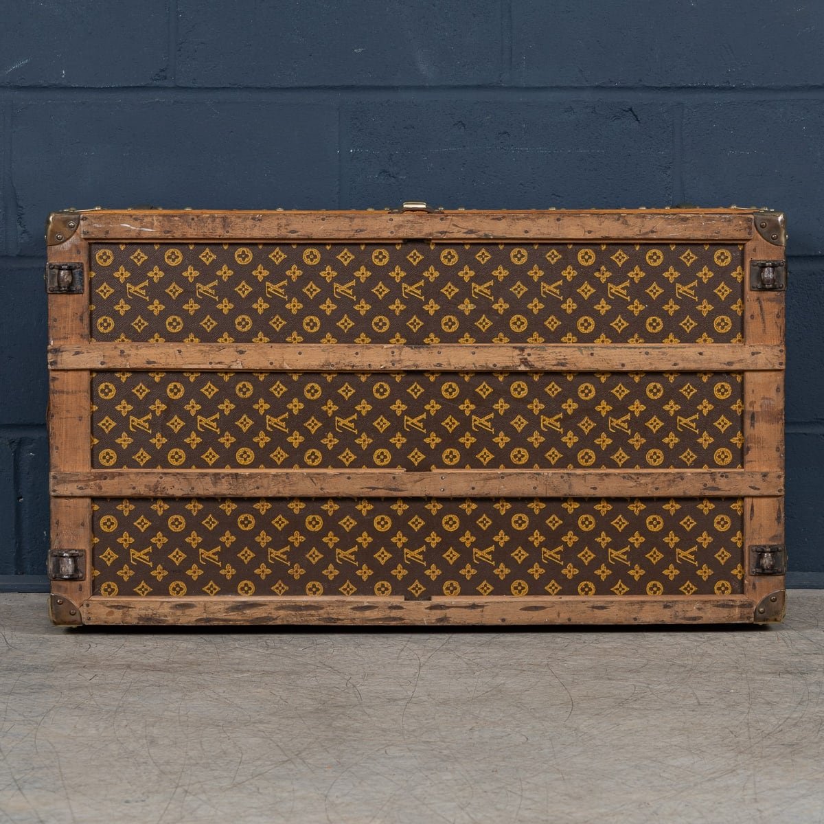 PUSHKINS.COM - B11233d - 20thC LOUIS VUITTON CABIN TRUNK IN MONOGRAM CANVAS, FRANCE c.1930 - 08.jpg