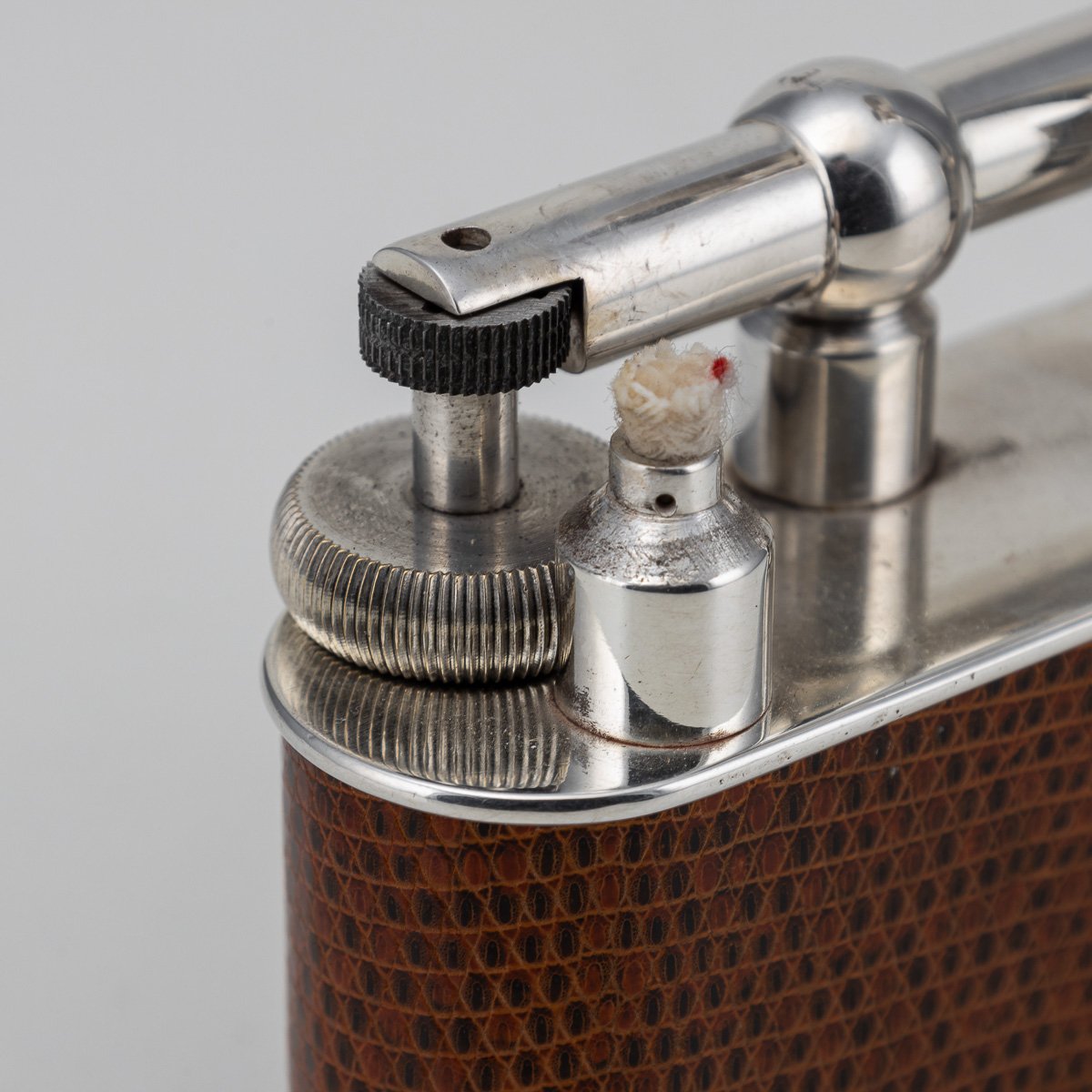 PUSHKINS.COM - D11367 - VINTAGE 20thC SNAKESKIN LEATHER & SILVER PLATED DUNHILL TABLE LIGHTER c.1960 - 11.jpg