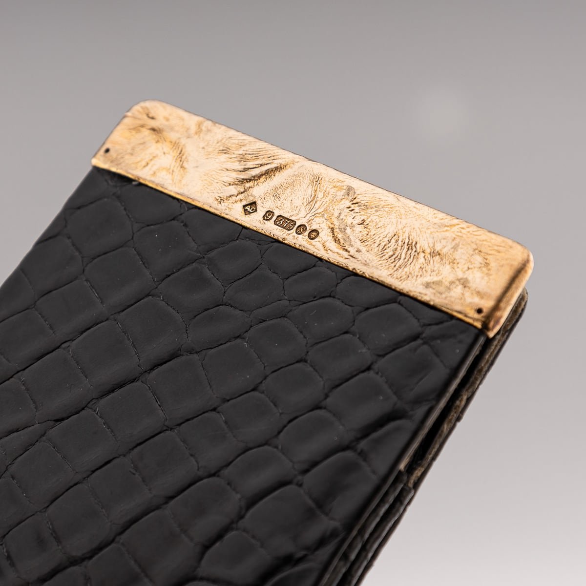 PUSHKIN'S - 20thC BRITISH SOLID GOLD & BLACK CROCODILE LEATHER CIGAR CASE, ALFRED DUNHILL - 6.jpg