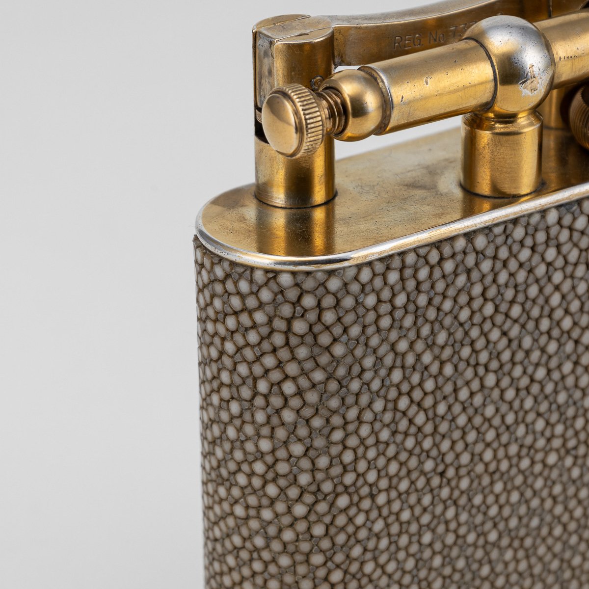 PUSHKINS.COM - D11365 - 20thC SHAGREEN & GOLD ENGINE TURNED PANELLED DUNHILL TABLE LIGHTER c.1950 - 17.jpg