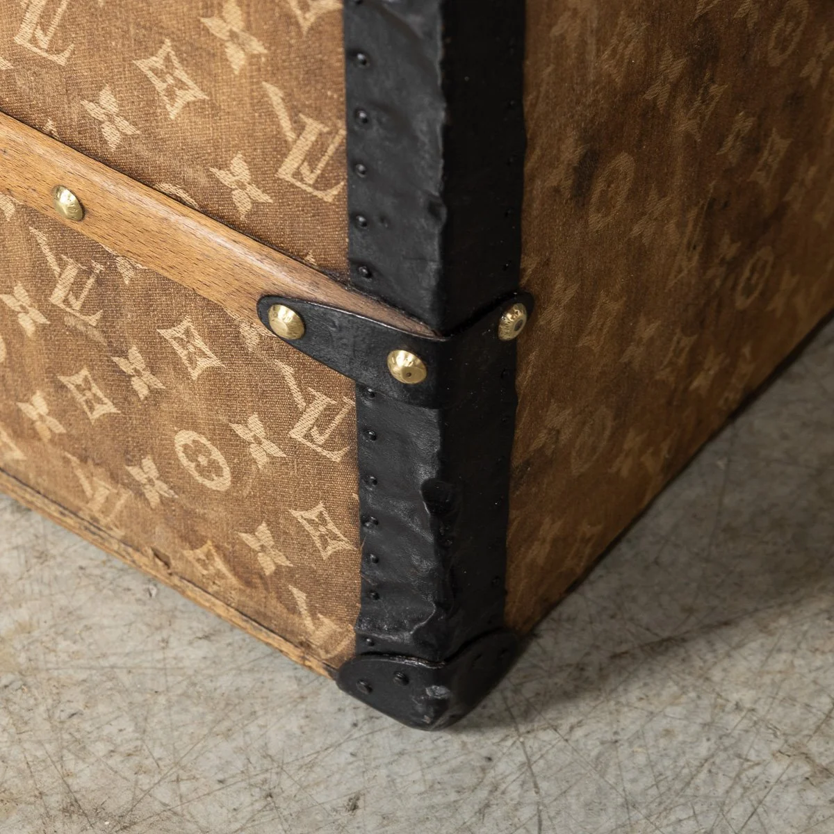 PUSHKINS.COM - B11503w - ANTIQUE 20thC LOUIS VUITTON HAT TRUNK IN WOVEN CANVAS, FRANCE c.1890 - 39.jpg