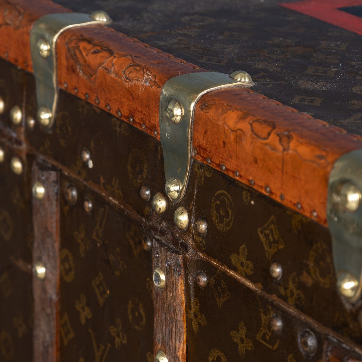 PUSHKINS.COM - B11231h - 20thC LOUIS VUITTON WARDROBE TRUNK IN MONOGRAM CANVAS, FRANCE - 33.jpg