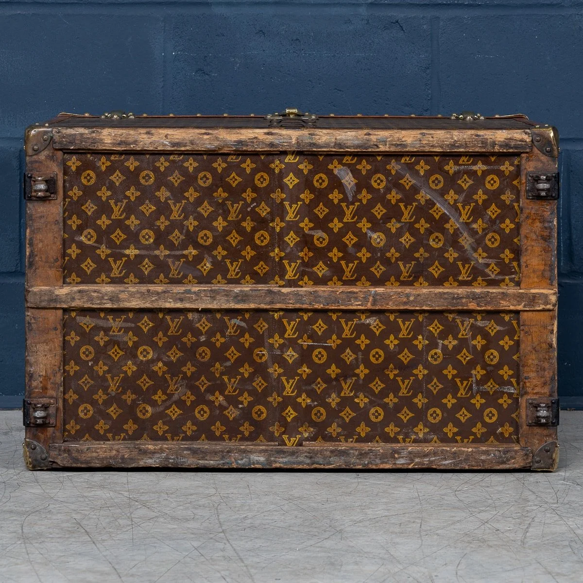 PUSHKIN'S - ANTIQUE 20thC LOUIS VUITTON HAT TRUNK IN MONOGRAM CANVAS, PARIS c.1920 - 8.jpg