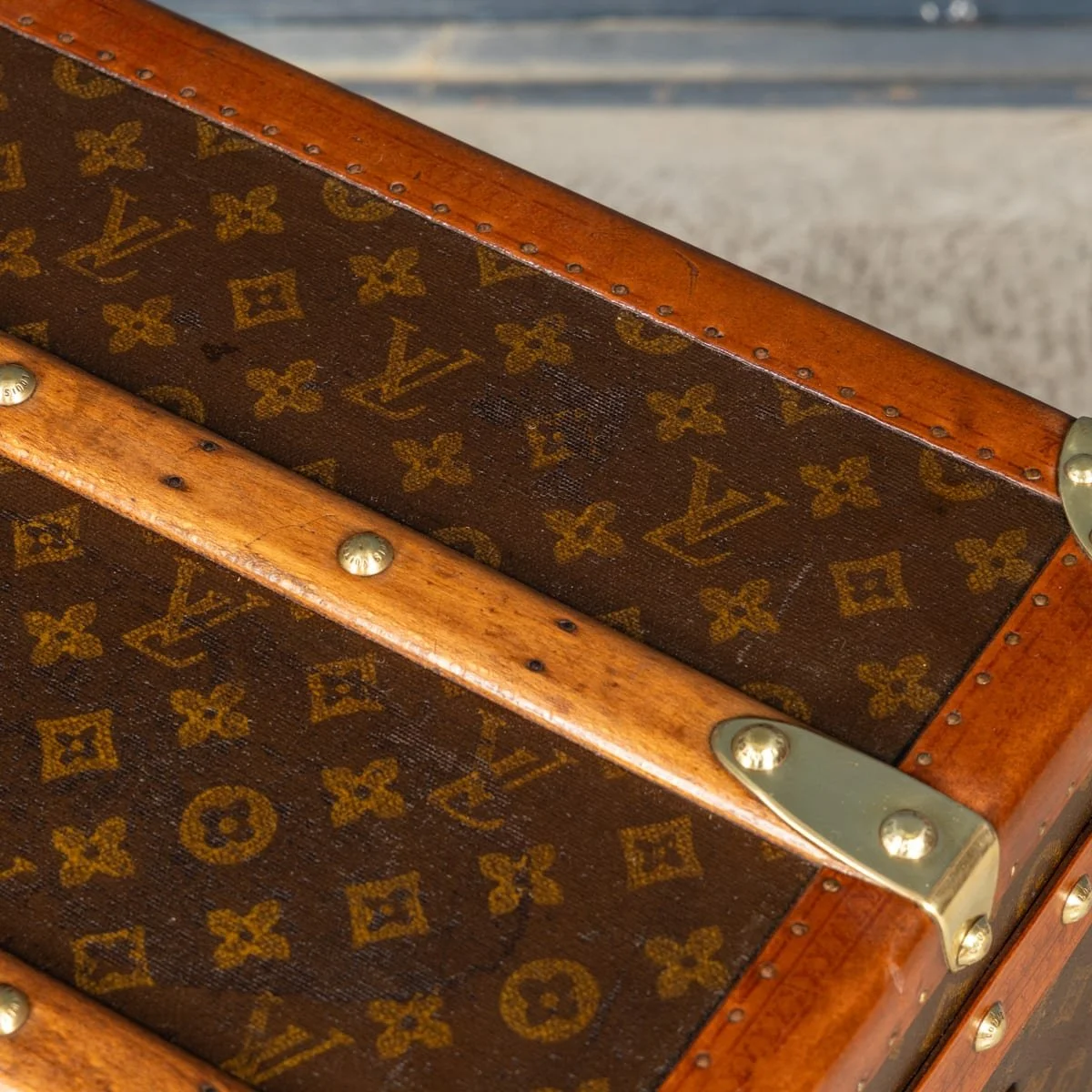 PUSHKINS.COM - B12252w - ANTIQUE 20thC LOUIS VUITTON SHOE TRUNK IN MONOGRAM CANVAS, FRANCE c.1920 - 33.jpg