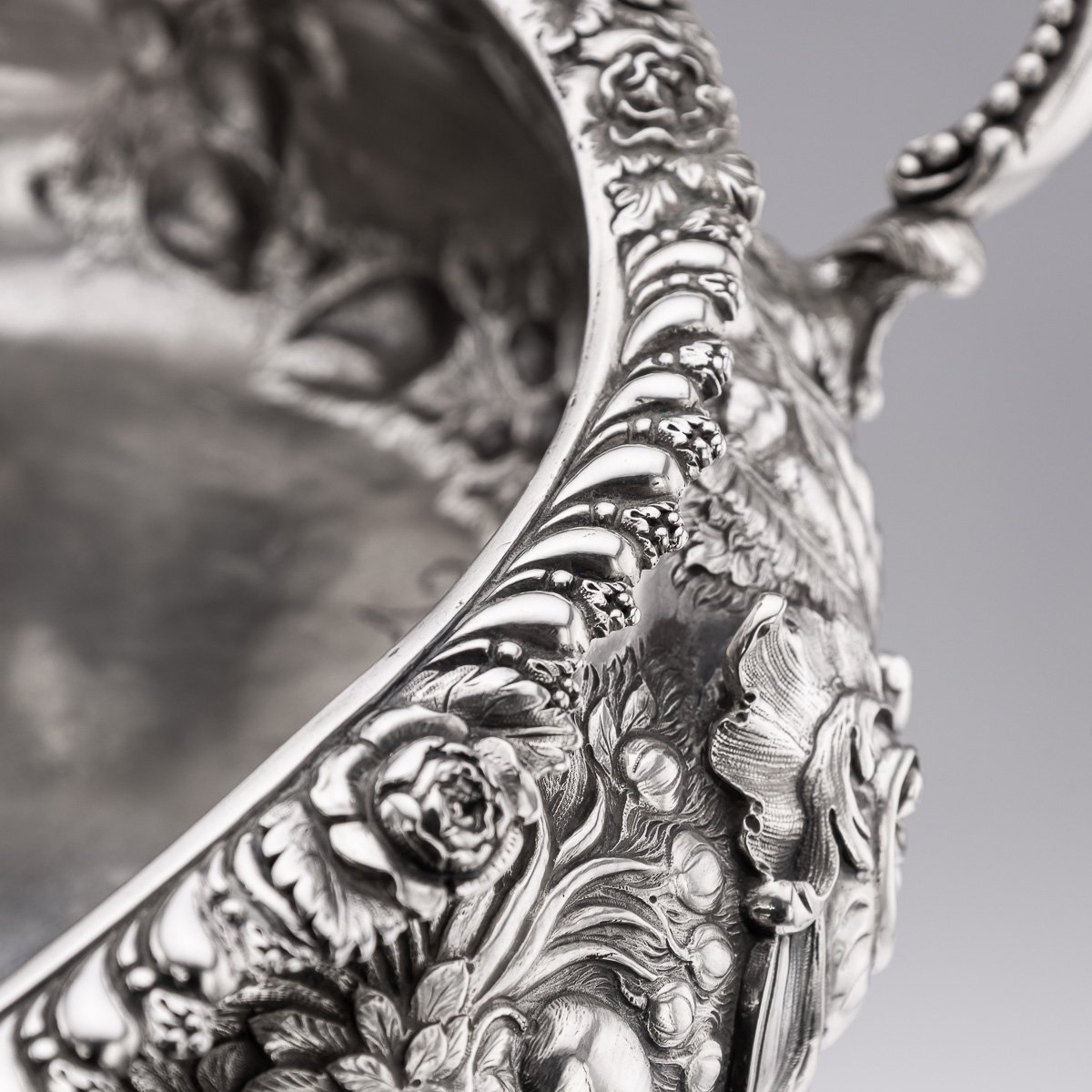 PUSHKINS.COM - B00060 - ANTIQUE 19thC GEORGIAN SOLID SILVER SOUP TUREEN BY EDWARD FARRELL, LONDON c.1823 - 22.jpg