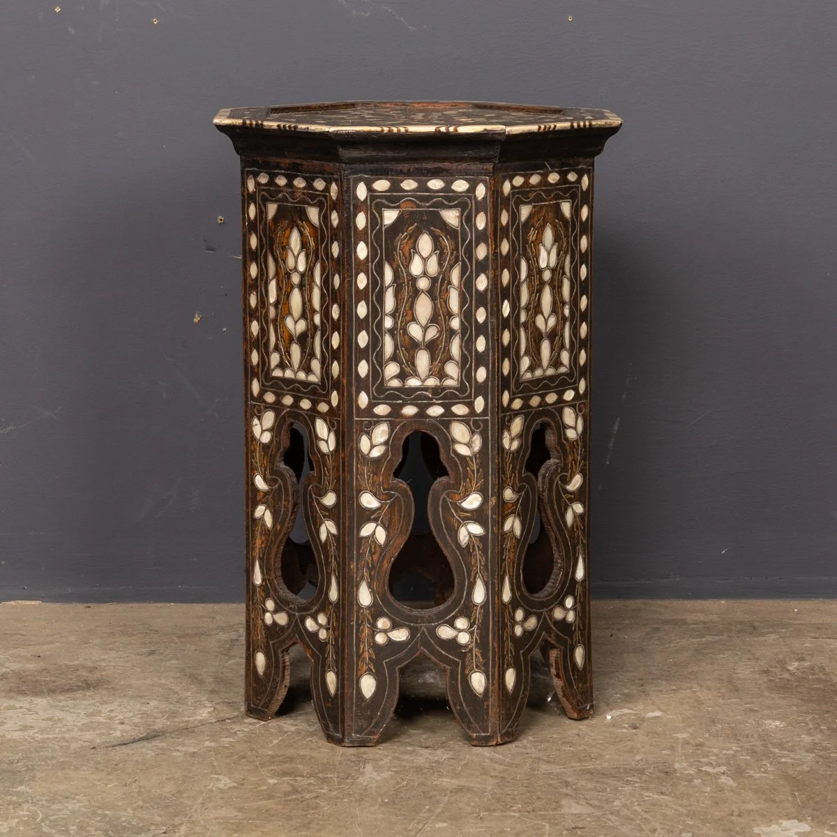 PUSHKINS.COM - Z12411 - ANTIQUE 20thC DARK WOOD & MOTHER OF PEARL MOORISH TABLE c.1920 - 05.jpg