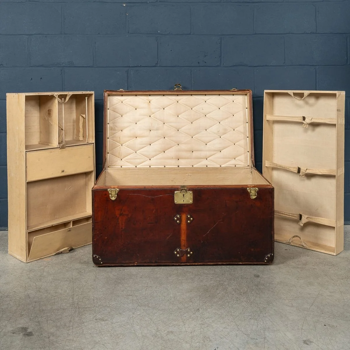 PUSHKINS.COM - B12015i - ANTIQUE 20thC LOUIS VUITTON COURIER TRUNK IN NATURAL COW HIDE, FRANCE c.1900 - 13.jpg