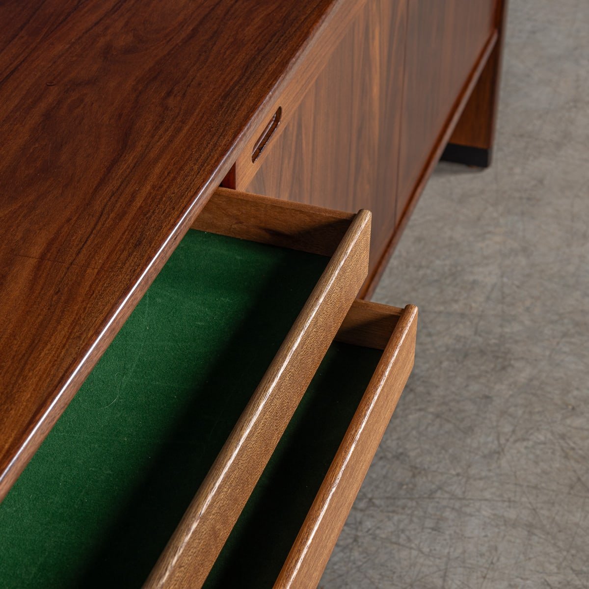 PUSHKINS.COM - B11243 - 20thC DANISH ROSEWOOD SIDEBOARD BY SKOVBY MØBELFABRIK A:S c.1960 - 29.jpg