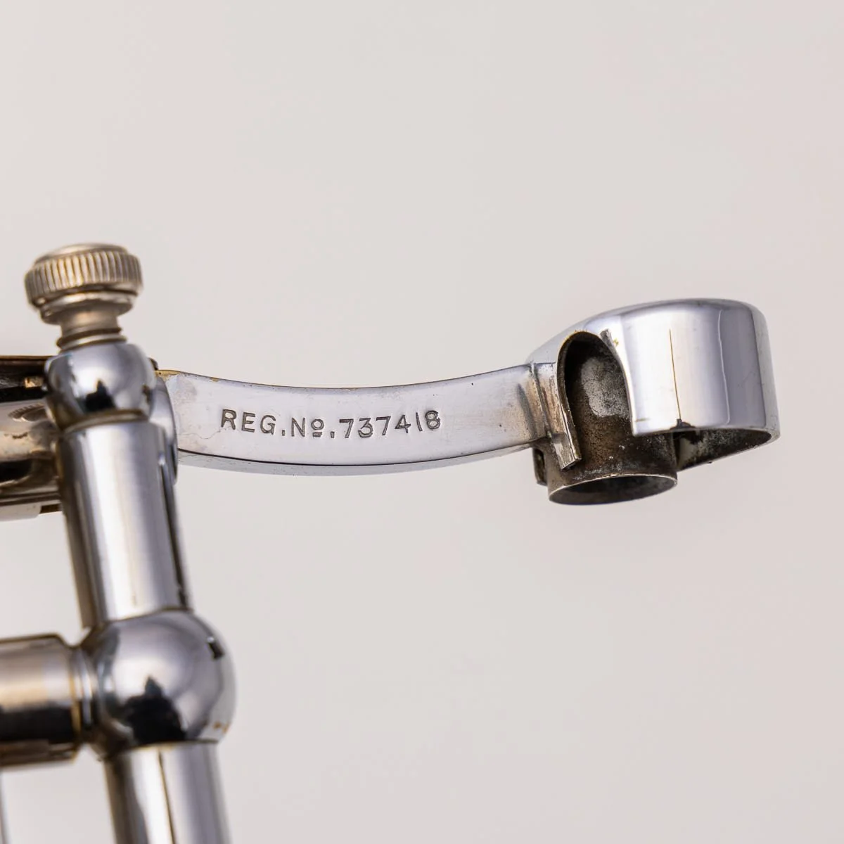 PUSHKINS.COM - D11806 - 20thC DUNHILL 'AQUARIUM' 'BIRDS IN FLIGHT' TABLE LIGHTER c.1950 - 18.jpg