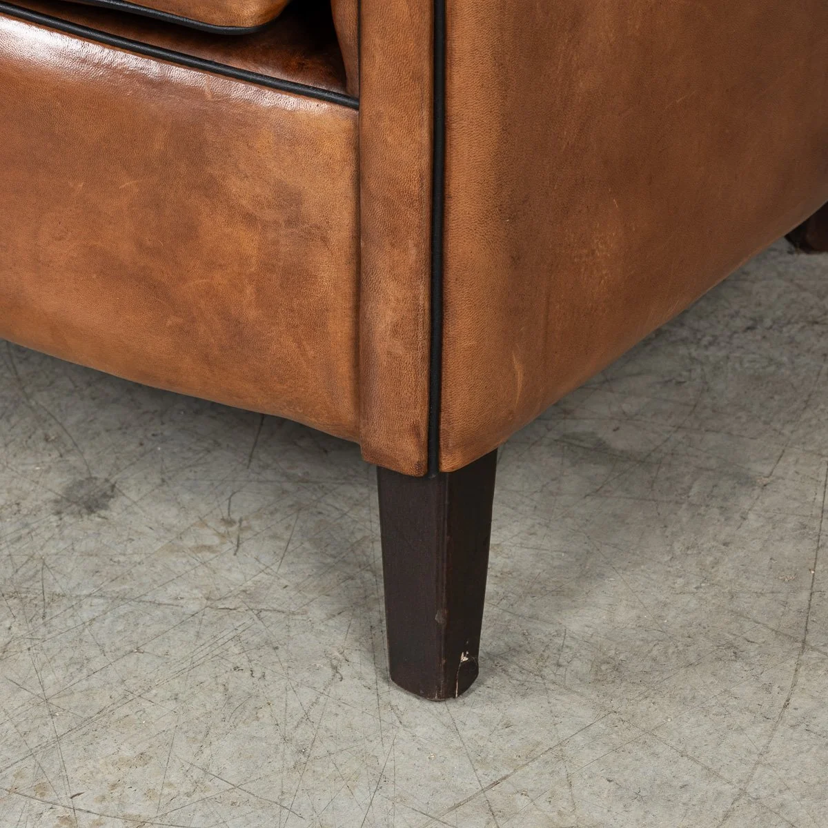 PUSHKINS.COM - B11463 - A PAIR OF 20thC DUTCH SHEEPSKIN LEATHER TUB CHAIRS - 41.jpg