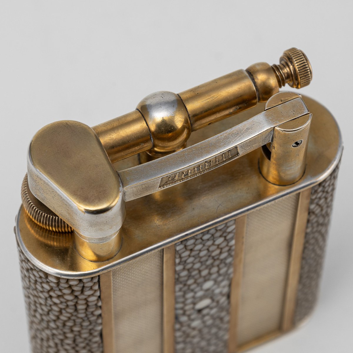 PUSHKINS.COM - D11365 - 20thC SHAGREEN & GOLD ENGINE TURNED PANELLED DUNHILL TABLE LIGHTER c.1950 - 16.jpg
