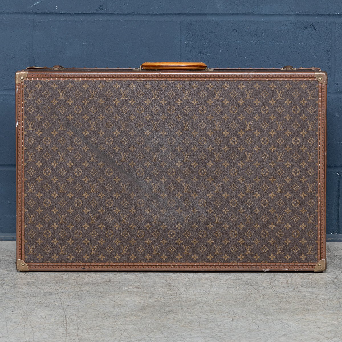 PUSHKINS.COM - B11399 - 20thC LOUIS VUITTON SUITCASE IN MONOGRAM CANVAS, FRANCE - 05.jpg