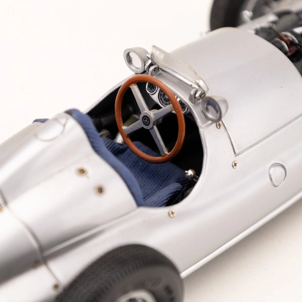 PUSHKINS.COM - Z12469 - VINTAGE 20thC CMC 1:18 SCALE MERCEDES BENZ W125 MODEL RACING CAR c.1937 - 13.jpg