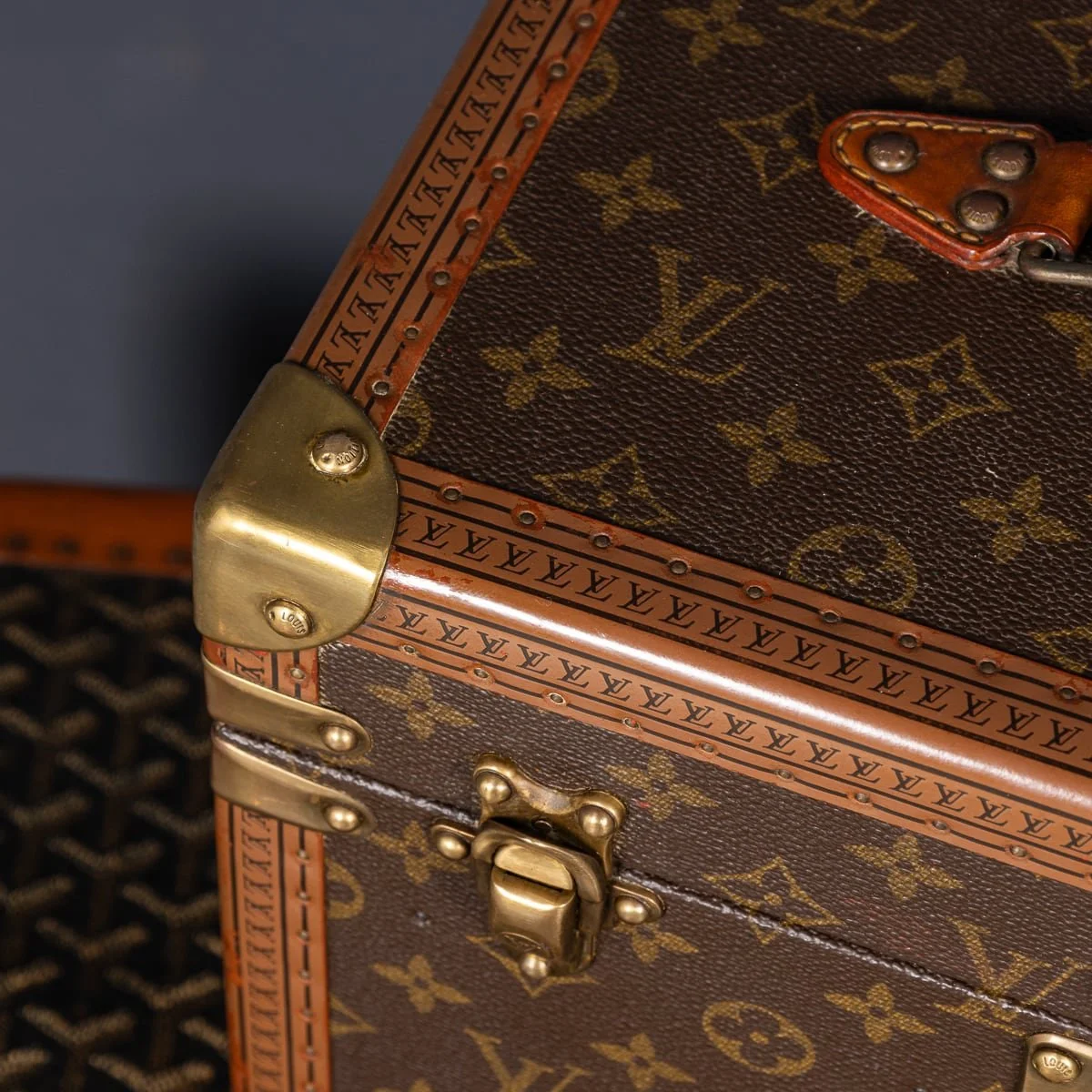 PUSHKIN'S - MID 20thC LOUIS VUITTON VANITY CASE IN MONOGRAM CANVAS, MADE IN FRANCE c.1960 - 28.jpg