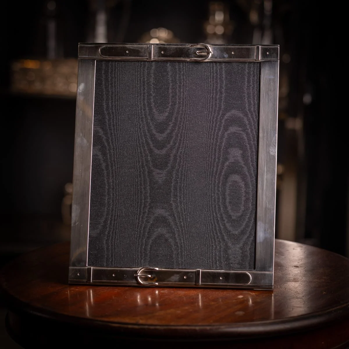 PUSHKINS.COM - D11885 - VINTAGE 20thC FRENCH SOLID SILVER LARGE PHOTOGRAPH FRAME BY HERMÈS, PARIS - 03.jpg