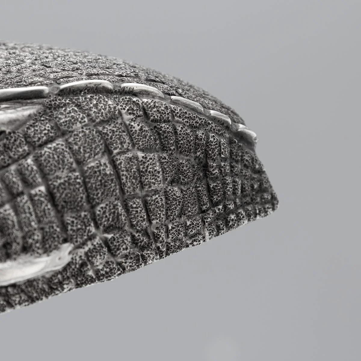 PUSHKINS.COM - J12211 - VINTAGE 20thC ITALIAN SOLID SILVER NOVELTY CROCODILE BELT BUCKLE, AREZZO - 13.jpg