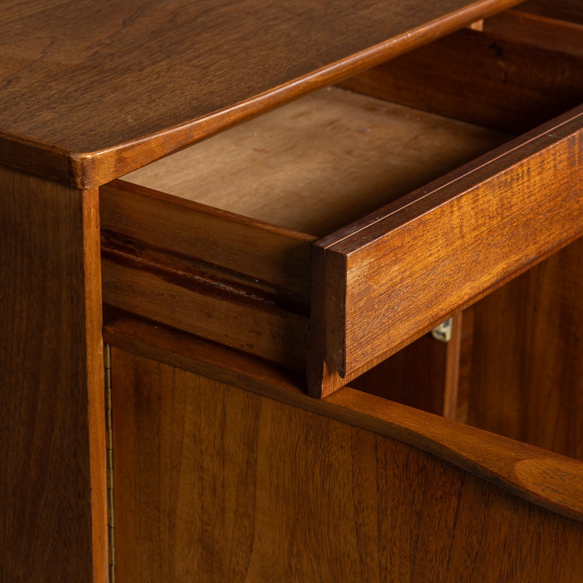 PUSHKINS.COM - B11413 - VINTAGE 20thC ENGLISH TEAK SIDEBOARD c.1960 - 16.jpg