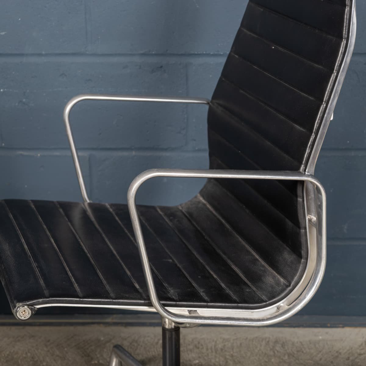 PUSHKINS.COM - B12374d - 20thC PAIR OF EA117 CHAIRS IN BLACK LEATHER BY CHARLES & RAY EAMES FOR VITRA - 16.jpg