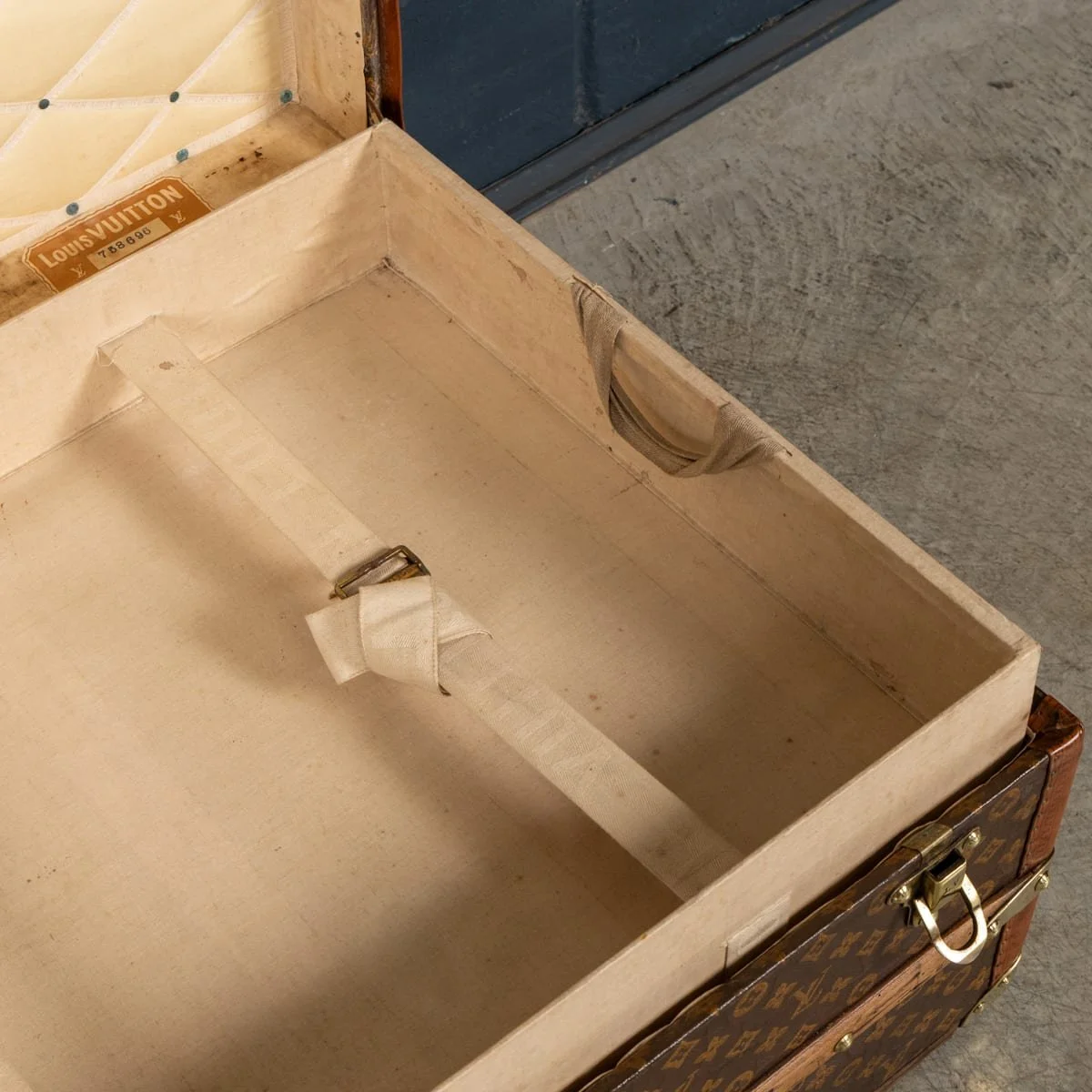 PUSHKINS.COM - B12255 - VINTAGE 20thC LOUIS VUITTON STEAMER TRUNK IN MONOGRAM CANVAS, FRANCE c.1930 - 29.jpg
