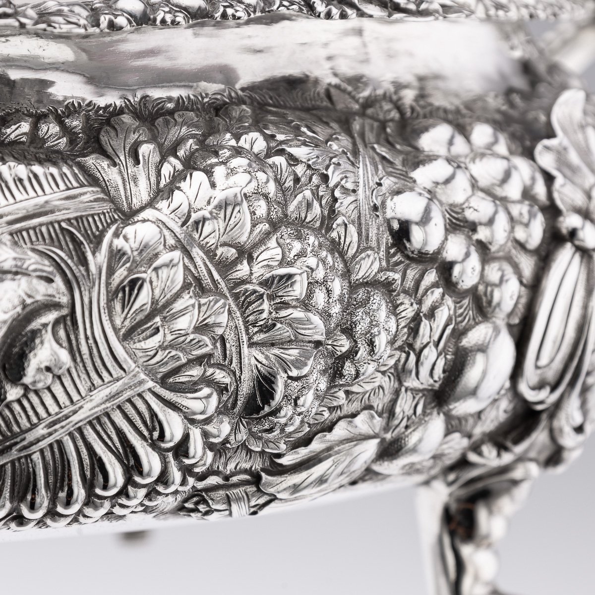 PUSHKINS.COM - B00060 - ANTIQUE 19thC GEORGIAN SOLID SILVER SOUP TUREEN BY EDWARD FARRELL, LONDON c.1823 - 27.jpg