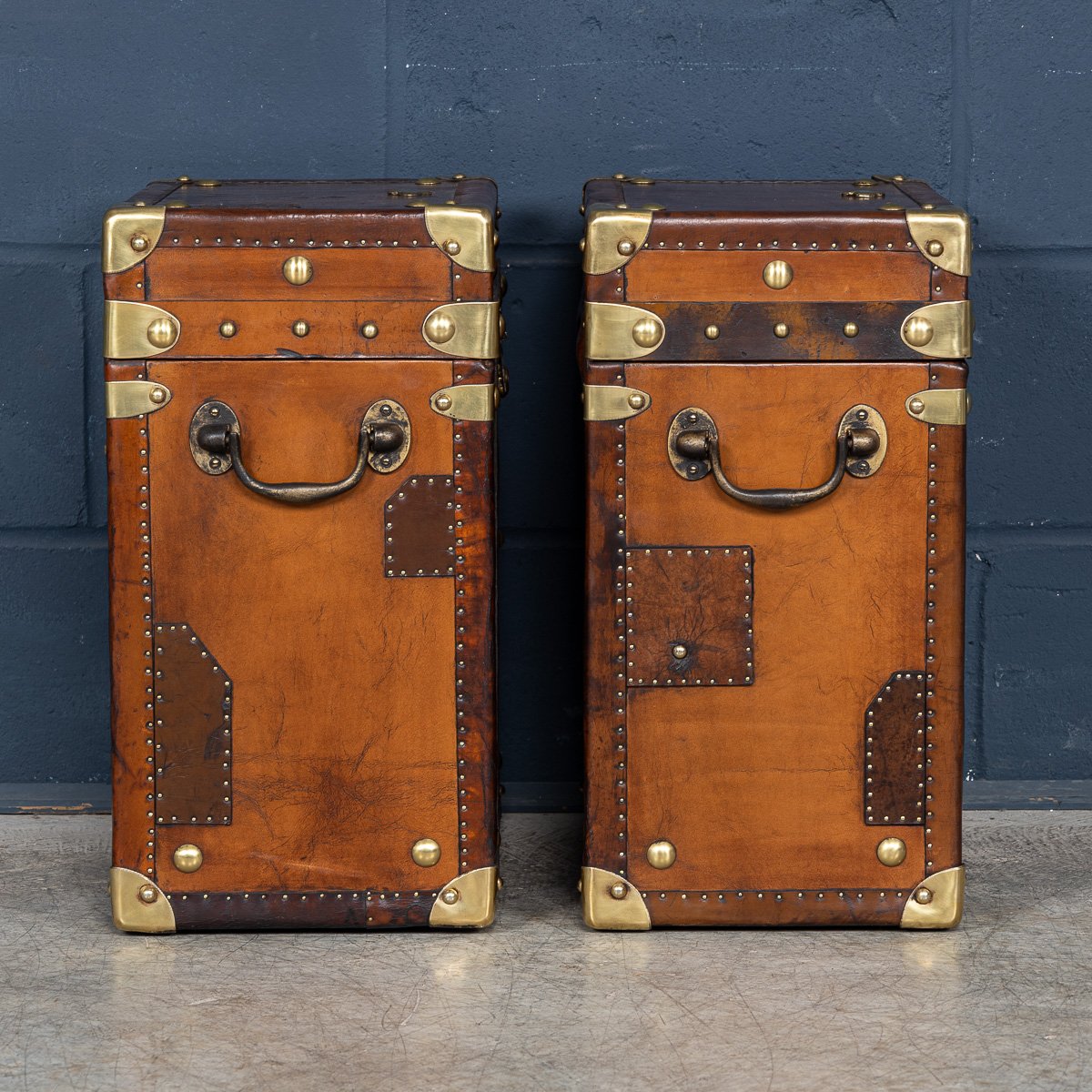 PUSHKINS.COM - B11408d - 20thC PAIR OF LEATHER CLAD ENGLISH ARMY : NAVY STYLE TRUNKS - 07.jpg