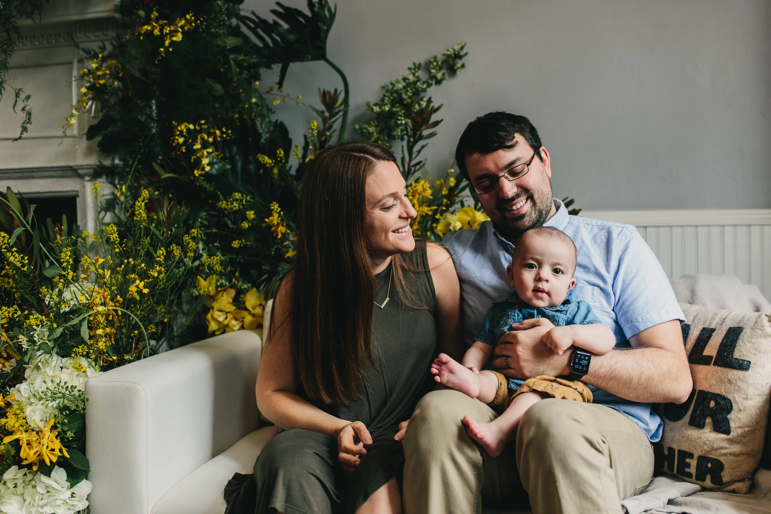 Pangtography mini Mother's Day portraits at Flower Hause in Shepherdstown, West Virginia.