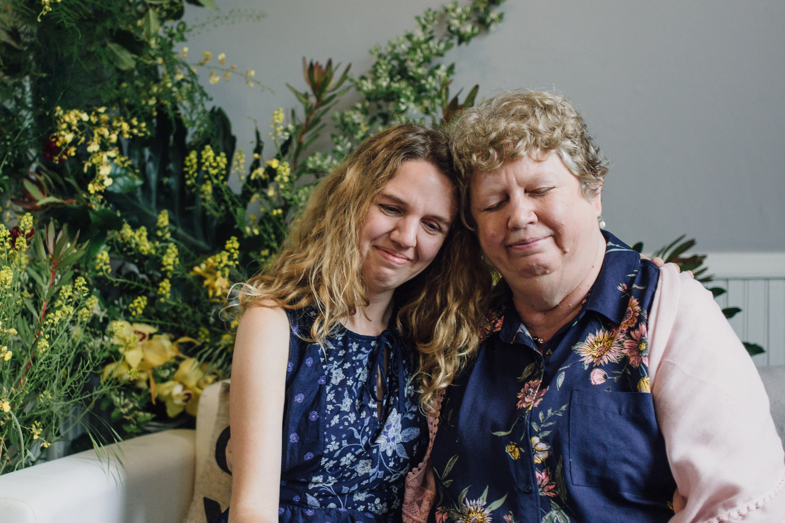 Pangtography mini Mother's Day portraits at Flower Hause in Shepherdstown, West Virginia.