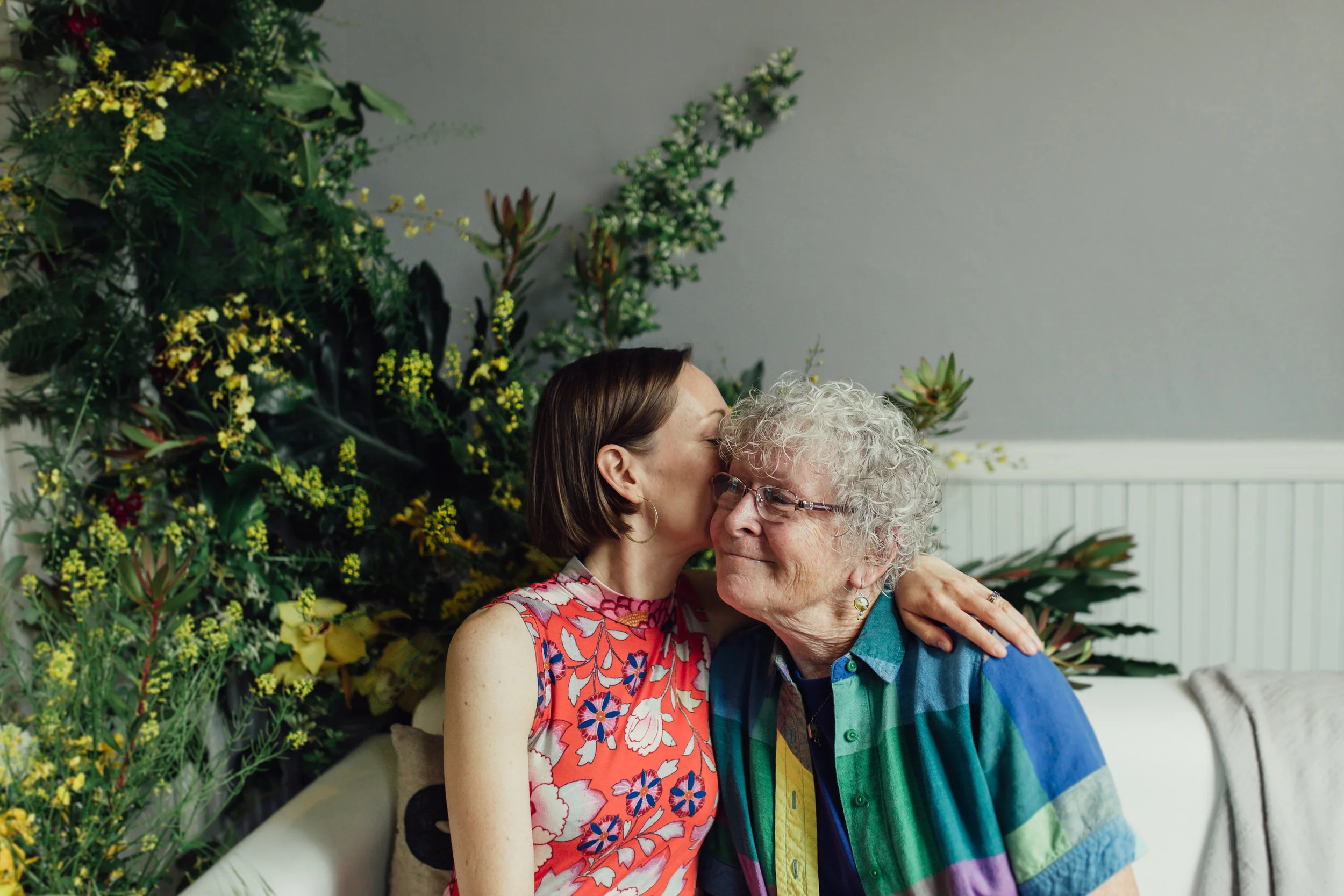 Pangtography mini Mother's Day portraits at Flower Hause in Shepherdstown, West Virginia.