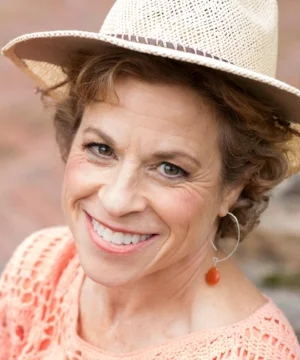 Lori Rosolowsky.jpg