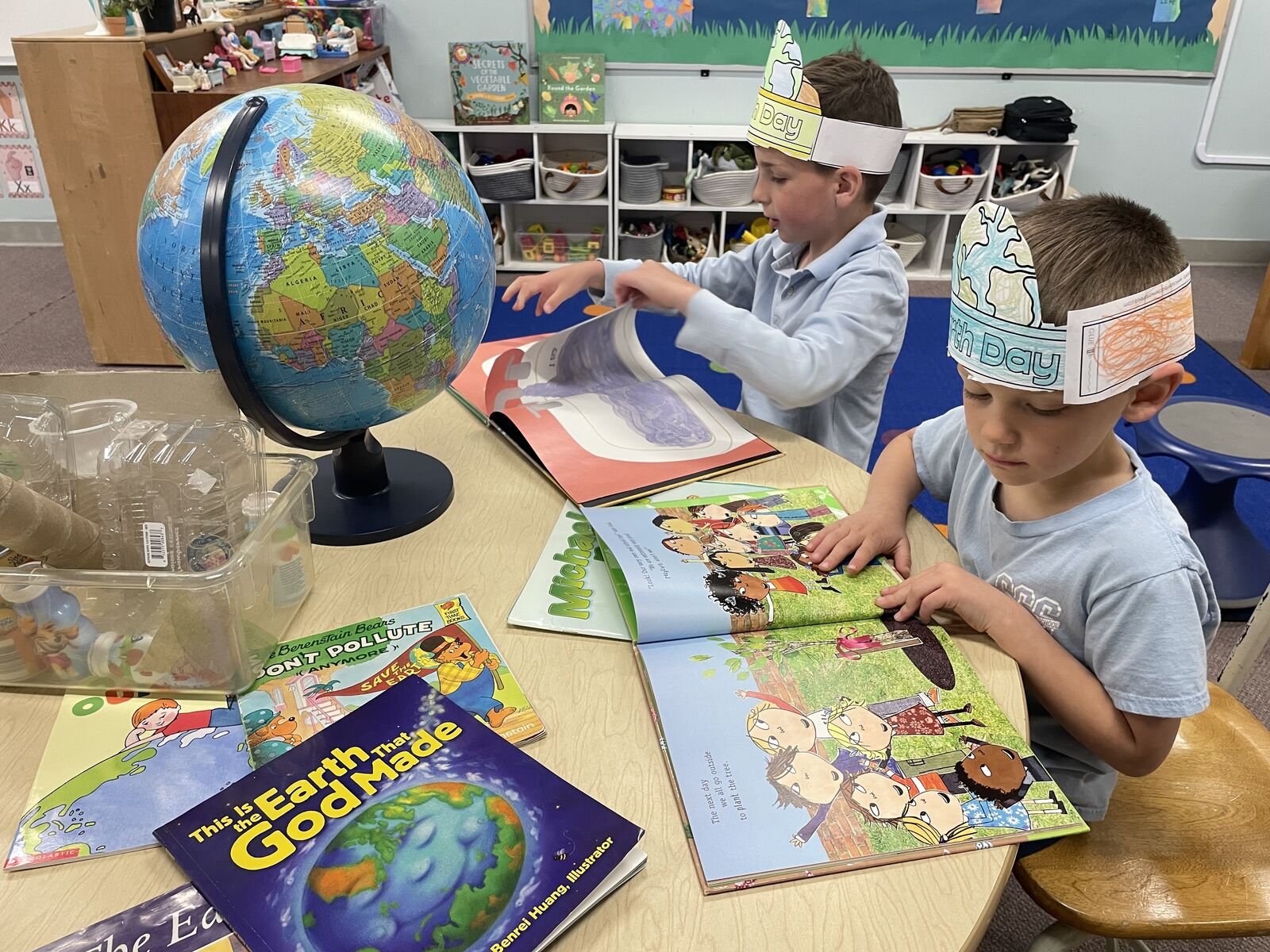 🌎💚 Our Kindergarteners had a special Earth Day celebration this week! They learned what it means to be good stewards of the beautiful world God has given us&mdash;and then put that lesson into action.
Armed with bags and big hearts, they set out to