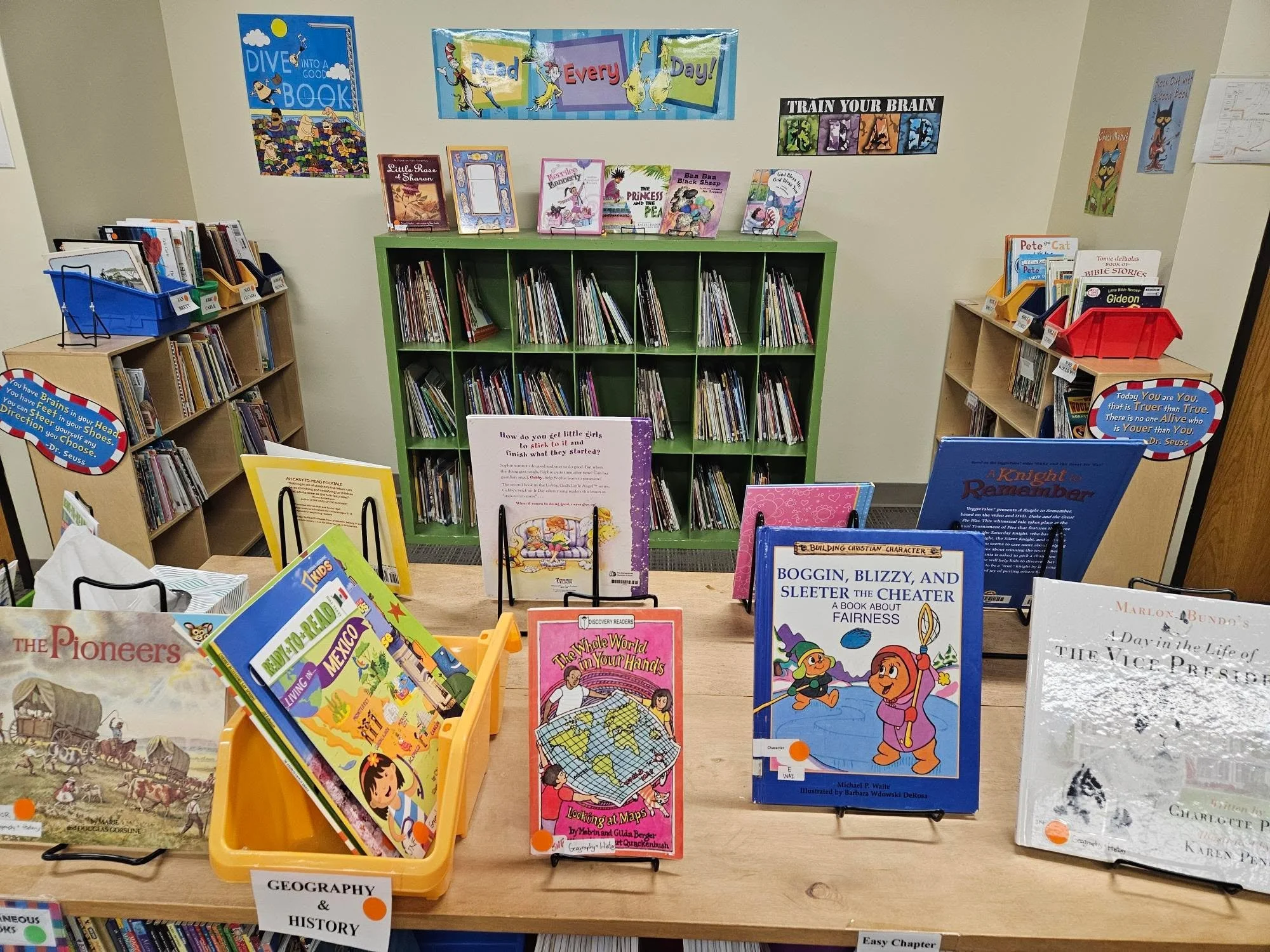 🦁 Can you find the lion?
There&rsquo;s a very sneaky little lion hiding in our library&hellip; but only the sharpest eyes will spot it 👀
You might even need to zoom in!

Think you&rsquo;ve got it?
➡️ Swipe to see what the lion looks like

💬 Drop a