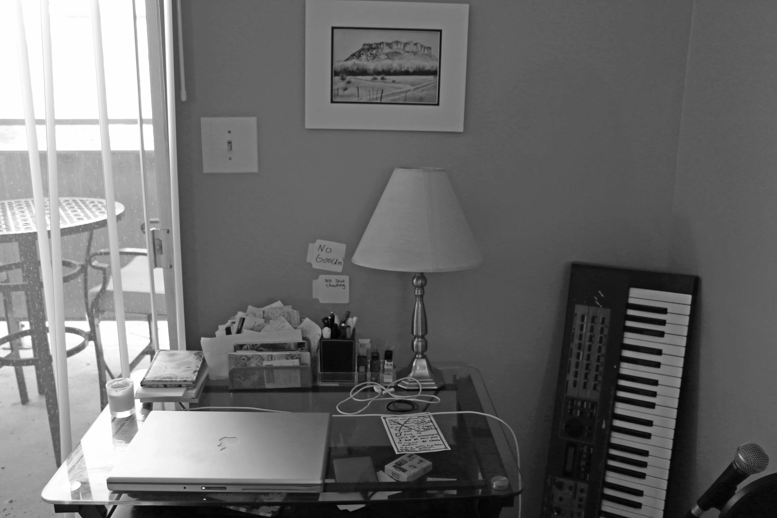 Desk.jpg