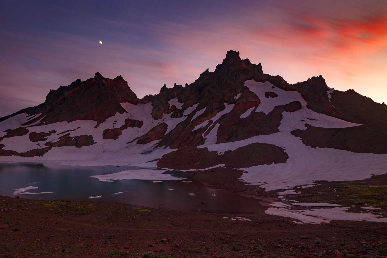 The NiSi 6-stop ND filter allowed me to get a much longer exposure to showcase the cloud movement. The long exposure also shows undesirable moon and iceberg movement, though, making this image a good candidate for blending. ISO 100, 16mm, f/16, 124"