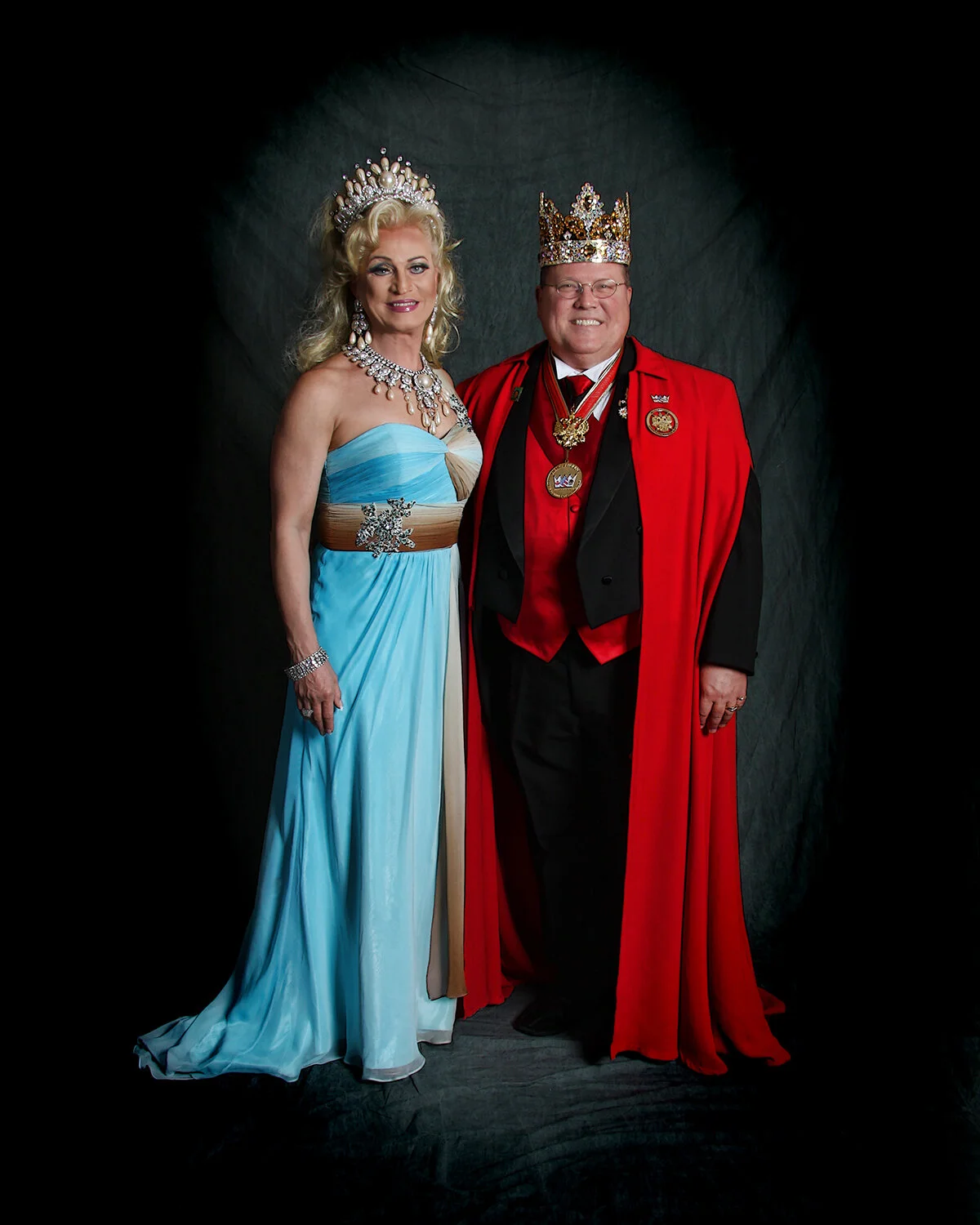 IMG_1450-bluedress-redcape copy--sized.jpg