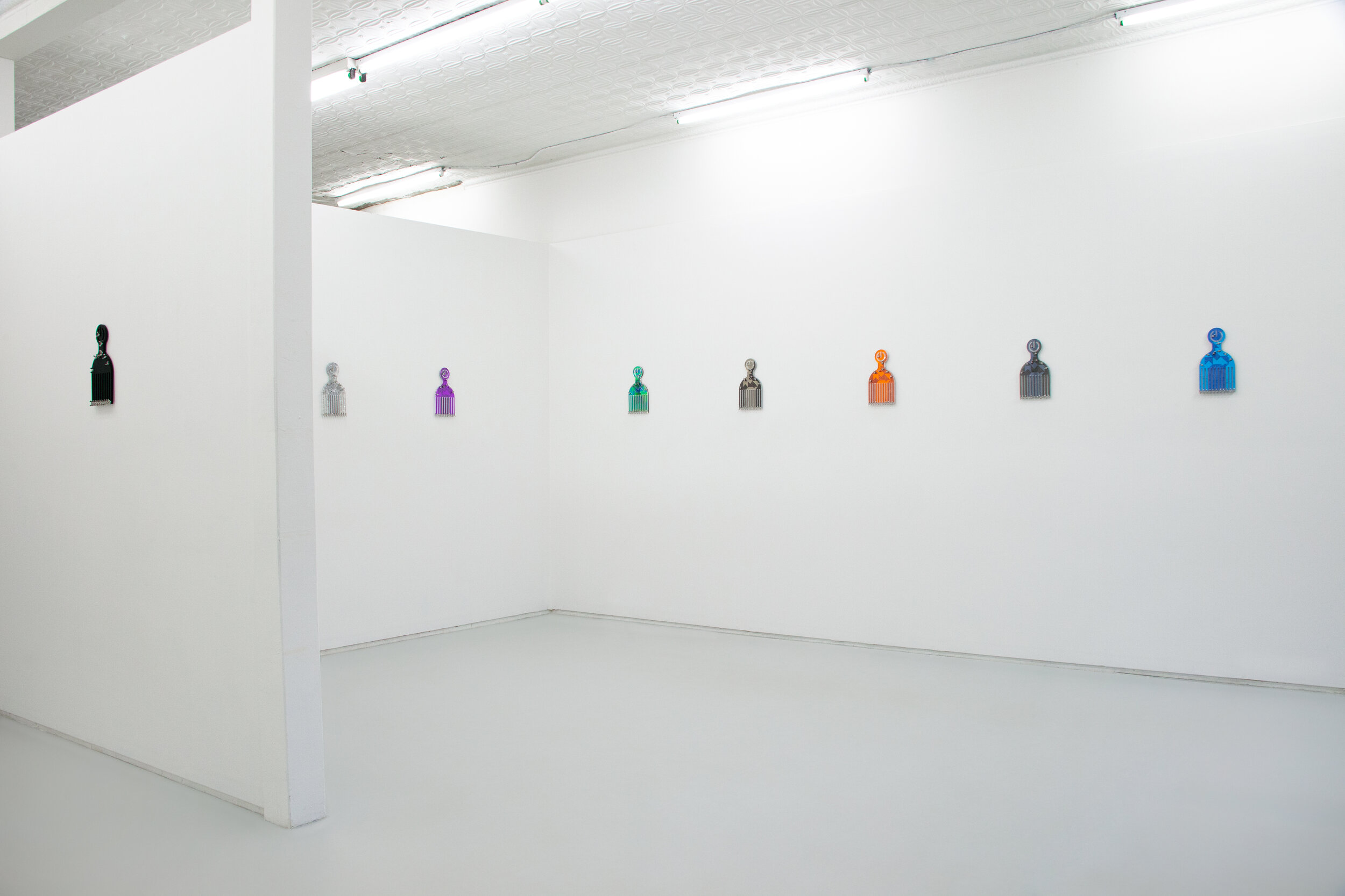 Damien_Davis-Benefit_Suite-2020-installation_image_01.jpg