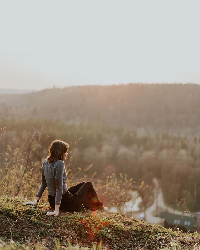 📷 by @daiga_ellaby
Take the chance to spend some time in nature every once in a while. Nature can be healing and centering. .
.
.
.
.
.
.
.
.
#photography #womenphotographer #photographylife #womenphotographers #womenphotography #nature #naturephoto