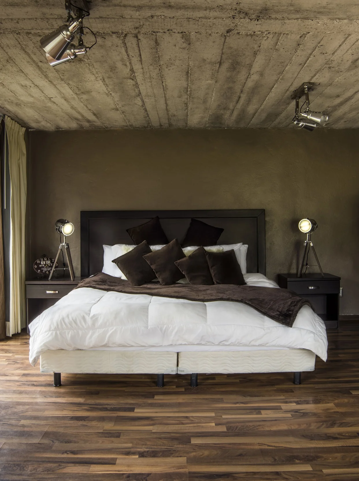 HotelOrgB07.jpg