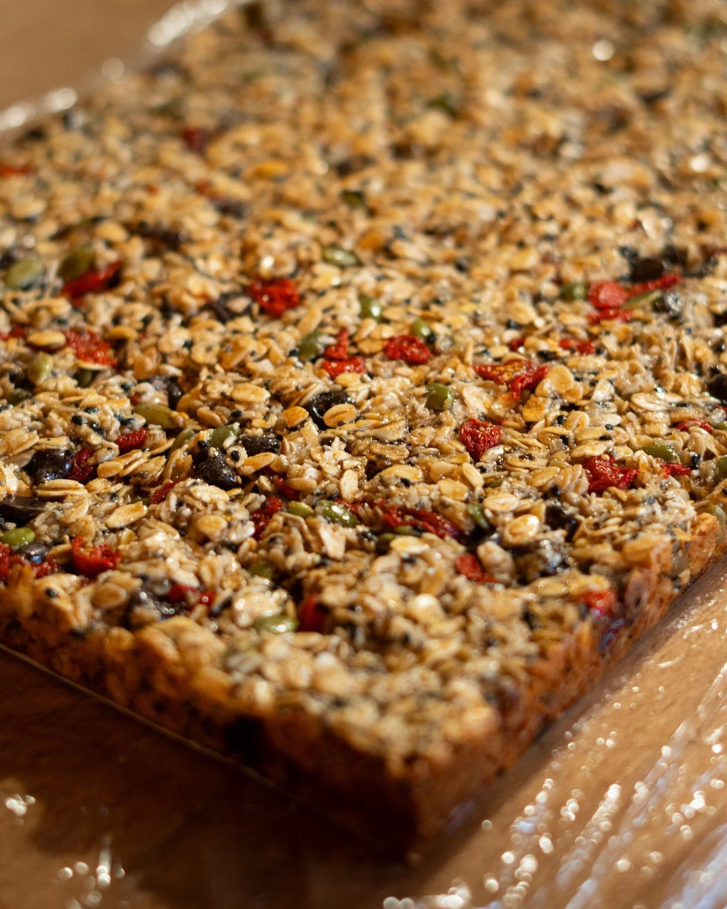 Fresh trail bars made with hearty oats, rich chocolate chips, goji berries, and so much more. The perfect grab-and-go treat to fuel your day!

#yyccoffee #calgary #calgarycoffee #calgaryfood #calgaryfoodie #foodie #yyceats #yycliving #calgaryeats #al