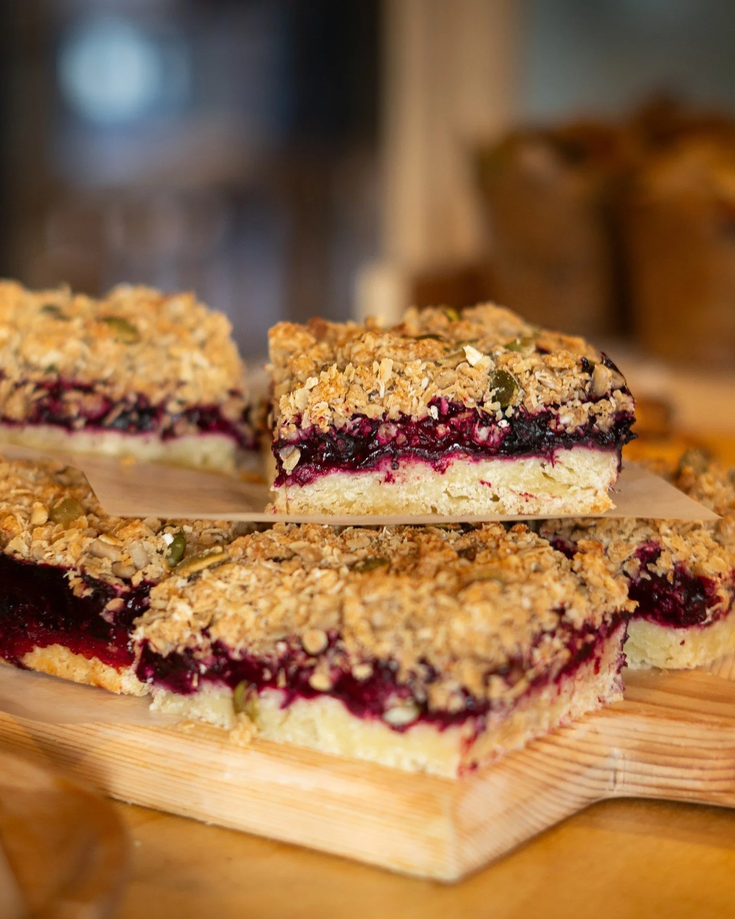 Sweet, tangy, and bursting with berry goodness..meet your new favorite bar!🤍

#yyccoffee #calgary #calgarycoffee #calgaryfood #calgaryfoodie #foodie #yyceats #yycliving #calgaryeats #alberta #travelalberta #calgaryalberta #braggcreek #explorebraggcr