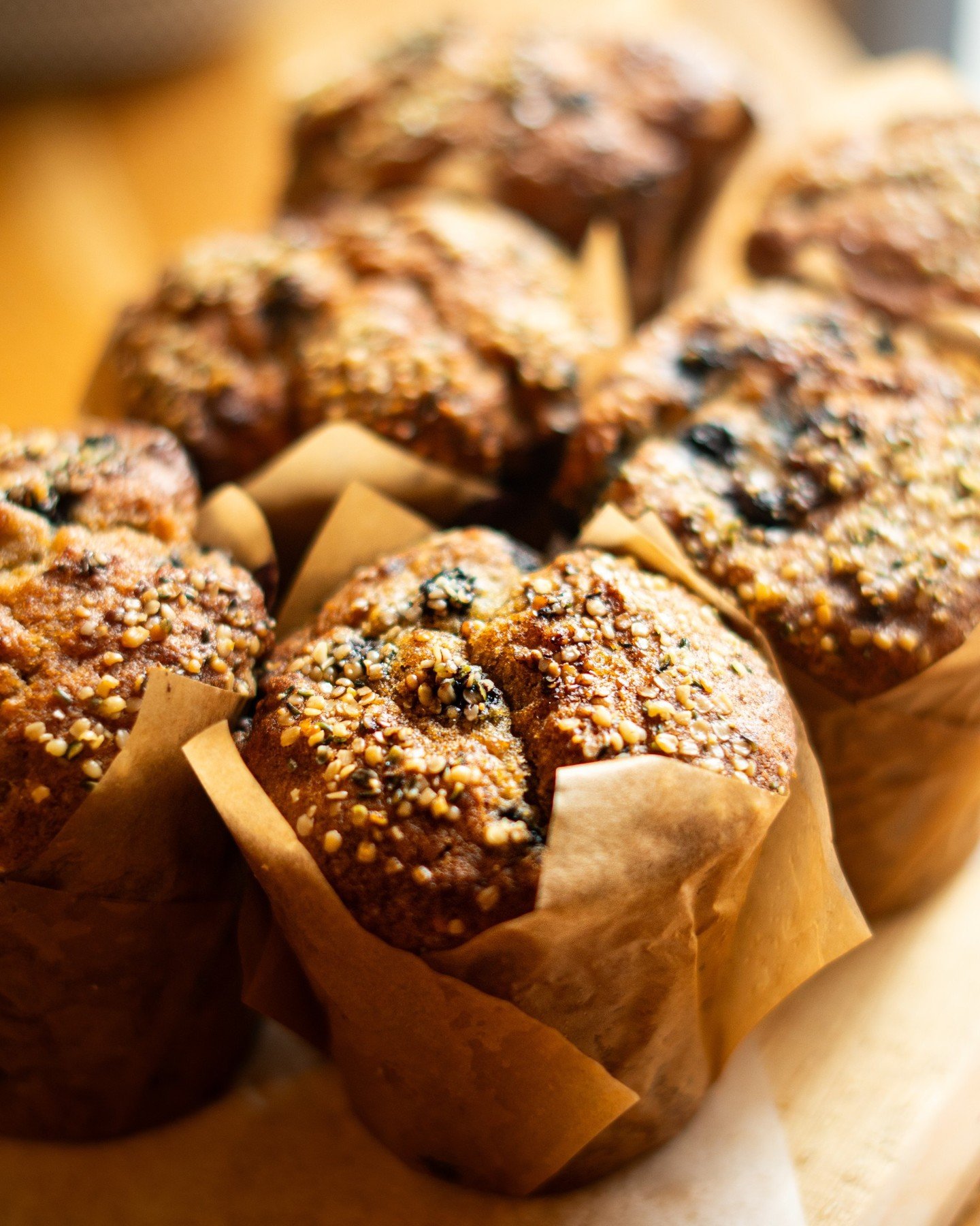 Happy Monday ✨ Fresh muffins, hot coffee, and a slow start to the week! 

#braggcreek #yyc #supportlocal #foodstagram #alberta #calgary #yycsmallbusiness #yyceats #yycfoodie #calgarylife #theheartofbraggcreek