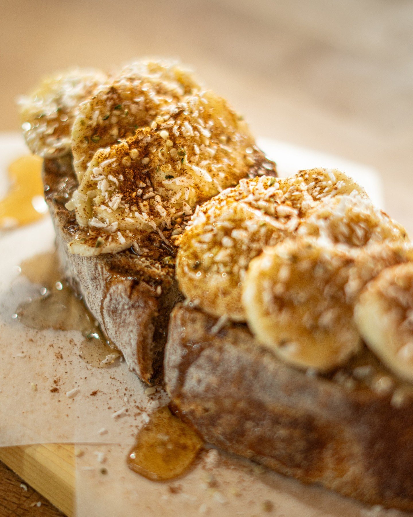 Our Banana Tartine is the perfect sweet start to your day. Open-faced and layered with creamy nut butter, fresh banana slices, and all the good stuff on top. Simple, wholesome and delicious.

#yyccoffee #calgary #calgarycoffee #calgaryfood #calgaryfo