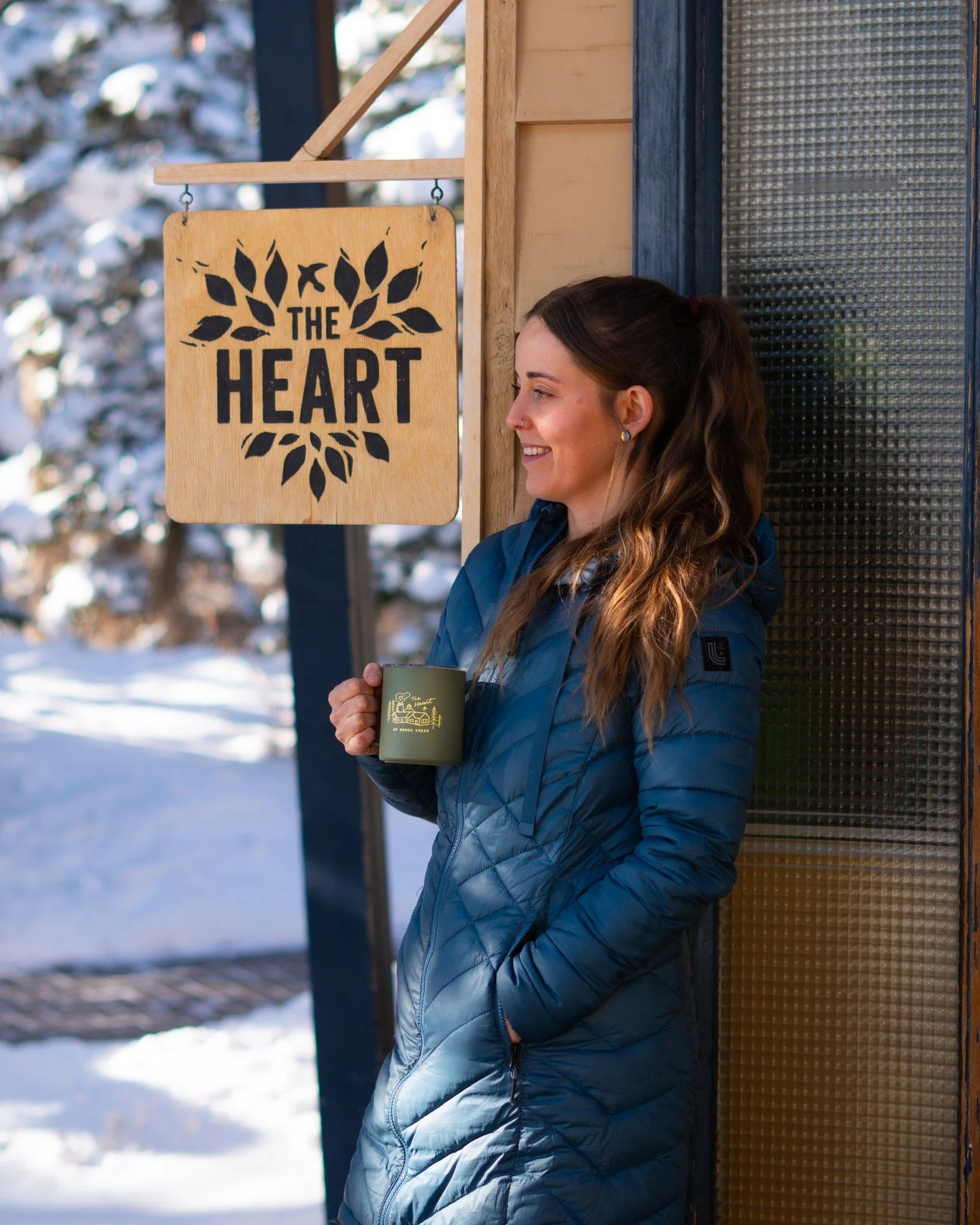 Happy Monday!✨

We&rsquo;re here and ready to warm up your day with all your favorite cozy drinks! Stop by and treat yourself to something warm and comforting today. 

#yyccoffee #calgary #calgarycoffee #calgaryfood #calgaryfoodie #foodie #yyceats #y