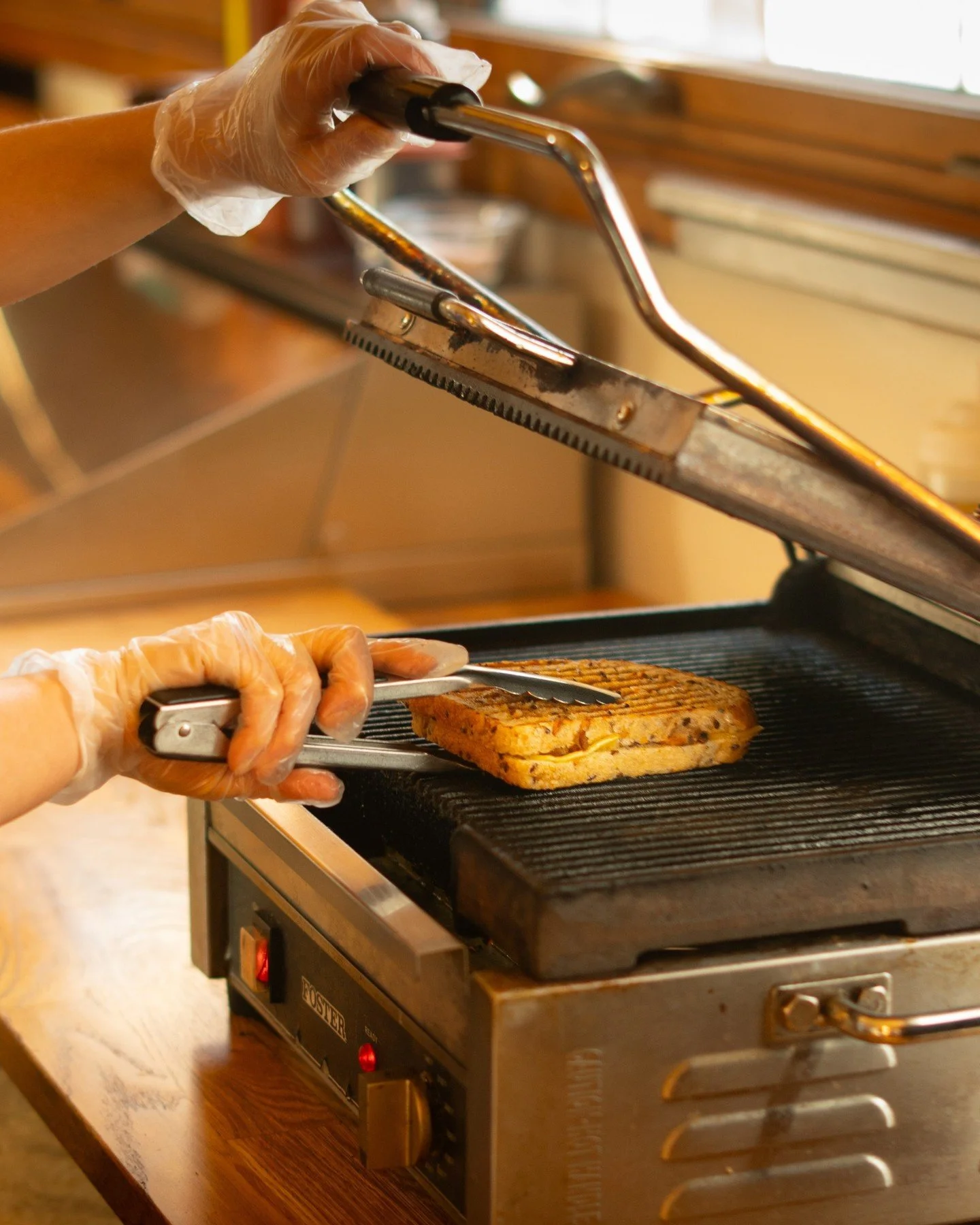 Golden, crispy, and fresh off the grill. Nothing beats the sound of a toastie sizzling to perfection. Melty, warm, and made just right, ready for that first delicious bite.🤍

#yyccoffee #calgary #calgarycoffee #calgaryfood #calgaryfoodie #foodie #yy