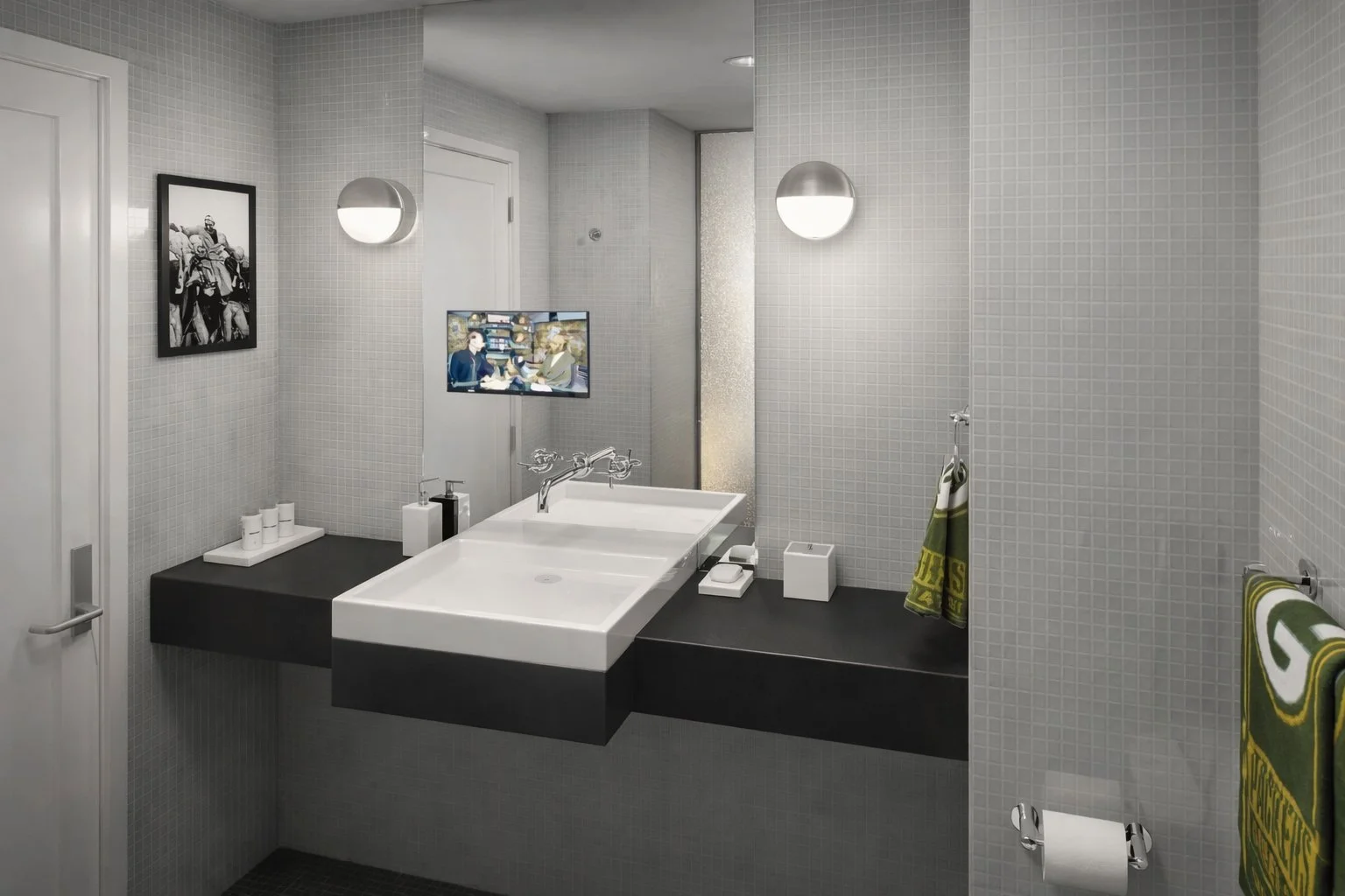 ESPN_Hotel_Bathroom_02.jpg